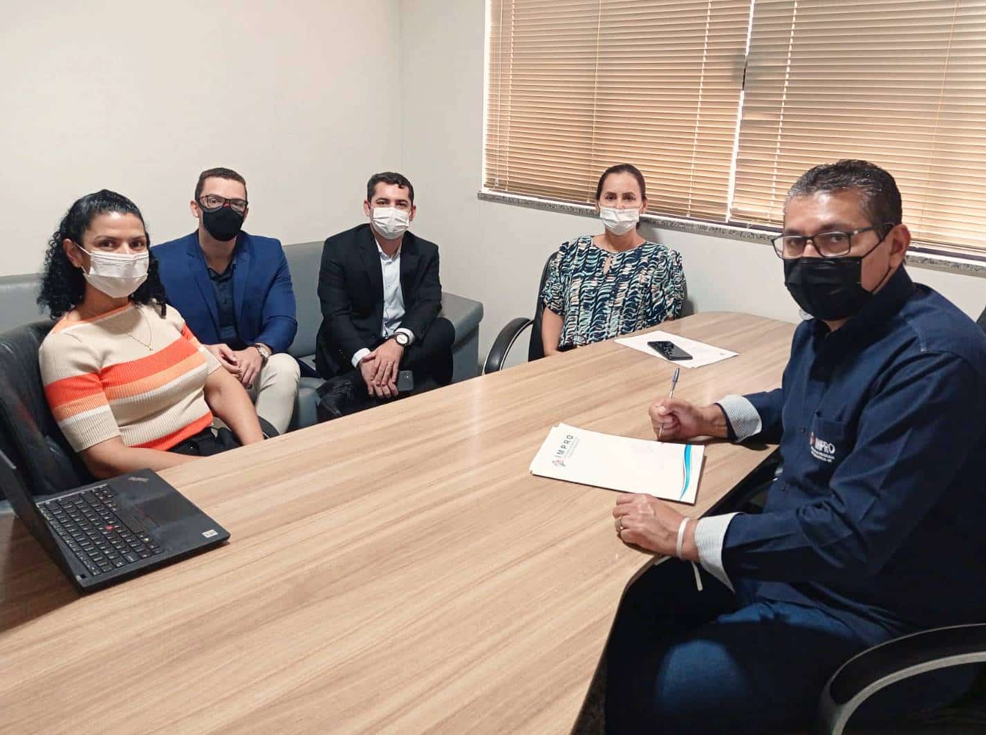 IMPRO recebe representantes do Santander e conhece fundos de investimentos do banco