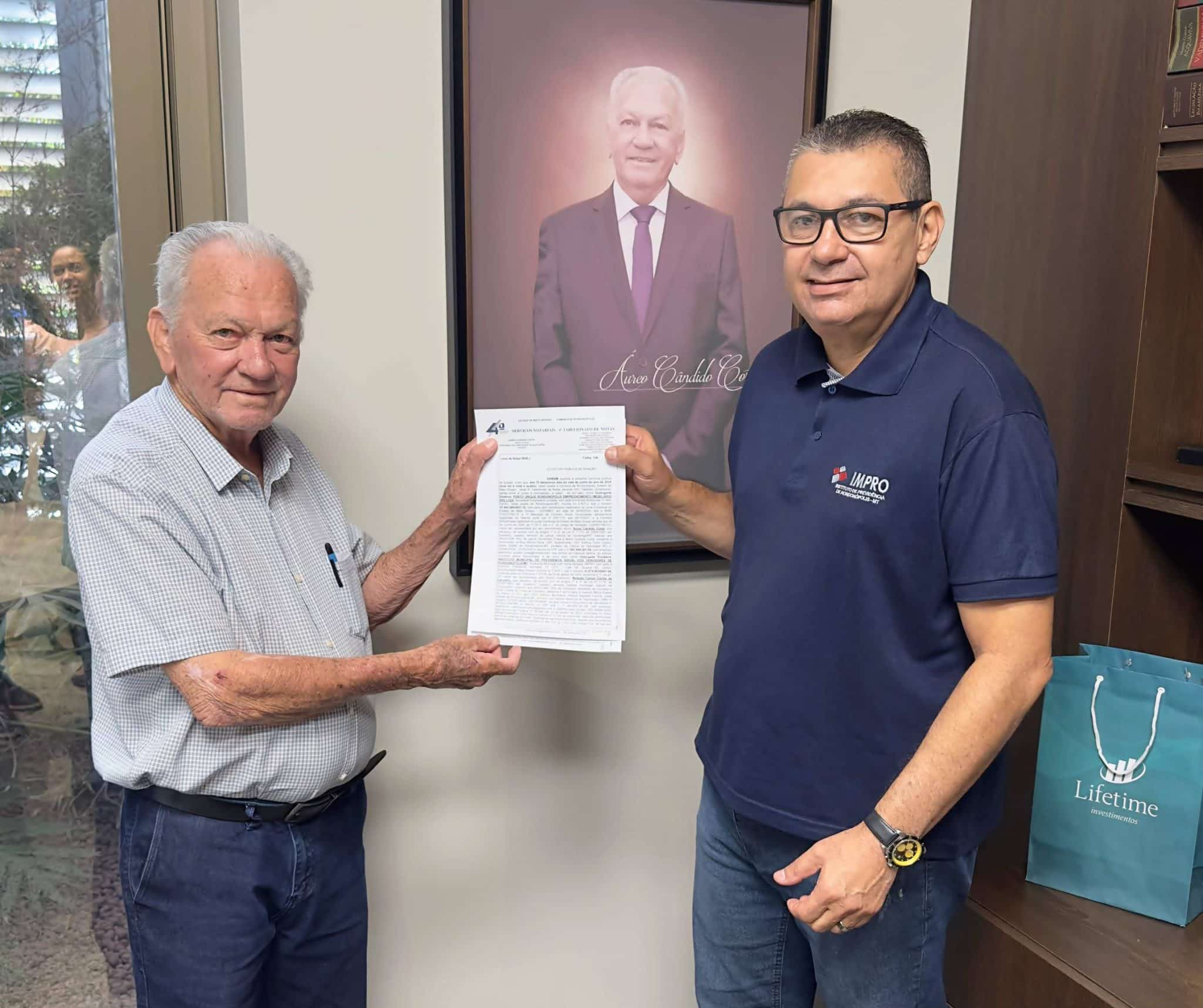 Aureo Costa efetiva doação de área para nova sede do IMPRO