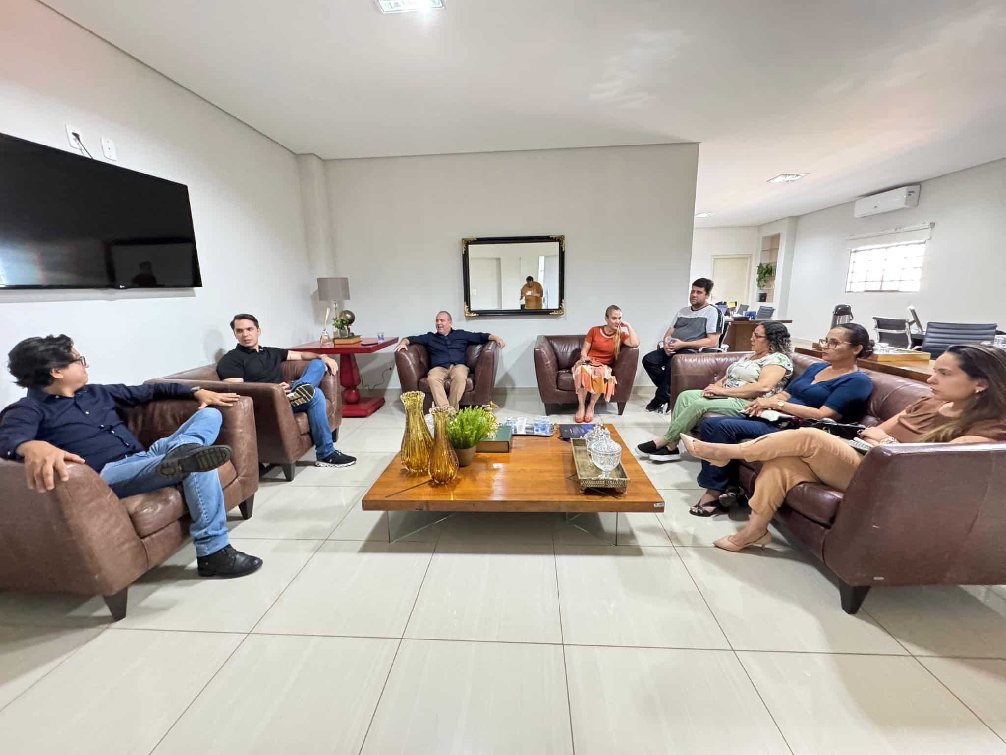 Diretoria do IMPRO participa de reunião com secretário de educação e vereadora Kalynka Meirelles