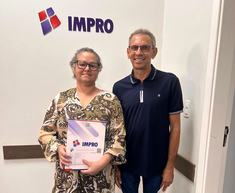 IMPRO garante aposentadoria a dois servidores com mais de três décadas de serviço público em Rondonópolis